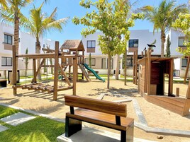 Área de juegos infantiles al aire libre