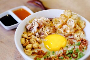 Free daily local cuisine breakfast - BI EXECUTIVE HOTEL (Jakarta)
