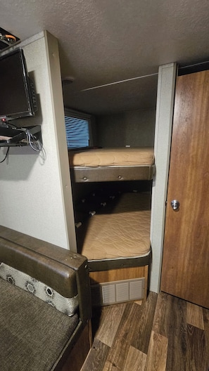 2 habitaciones y ropa de cama