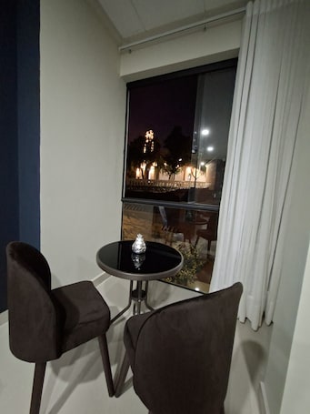 Dining. Mirador San Juan 1B