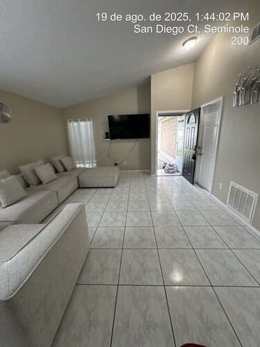 Maxx Maximum Comfort LLC, 2-Bedrooms, 1 Bathroom