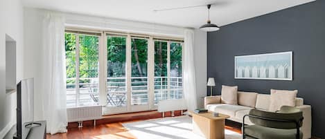 Fernseher, Stereoanlage