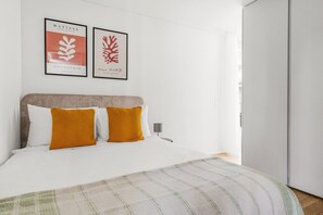 1 bedroom, iron/ironing board, WiFi, bed sheets - Blueground | Seebach, view, nr Zurich Zoo (Zurich)