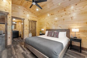 Interior - 2 Homes Firefly Trail Way by Avantstay Sleeps 28, Indoor Pool + Hot Tub + Movie Theater & Game Room (Sevierville)