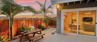 Ocean View + Deck, Walk to Trestles Beach El Camino Surfhouse B by Avantstay