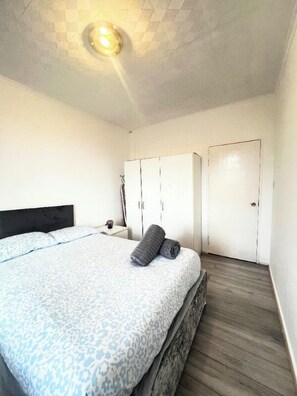 3 quartos, Wi-Fi, roupa de cama, acesso para cadeiras de rodas