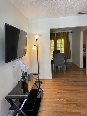 Dining - Apartamento con buen confort (Jacksonville)