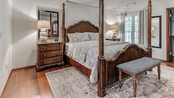 2 bedrooms, desk, iron/ironing board, free WiFi