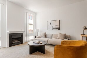 TV, fireplace, stereo