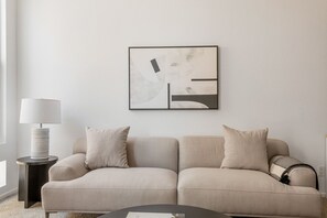 TV, fireplace, stereo