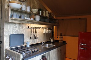 Fridge, coffee/tea maker, electric kettle, toaster
