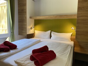 3 bedrooms, bed sheets - Mountain View Lodge XL (1) - Idro (Idro)