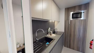 Réfrigérateur, lave-vaisselle, cafetiÚre/bouilloire