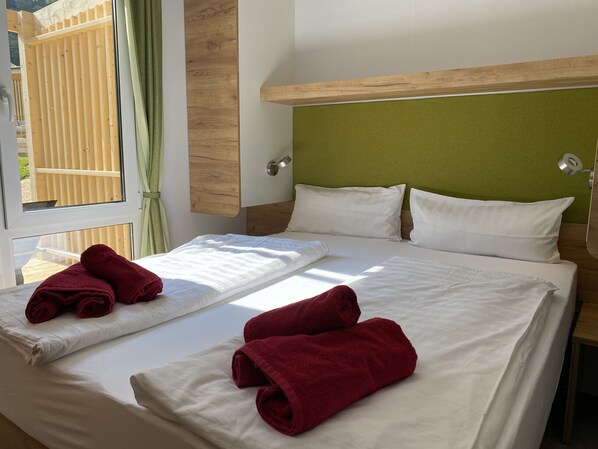 2 bedrooms, bed sheets