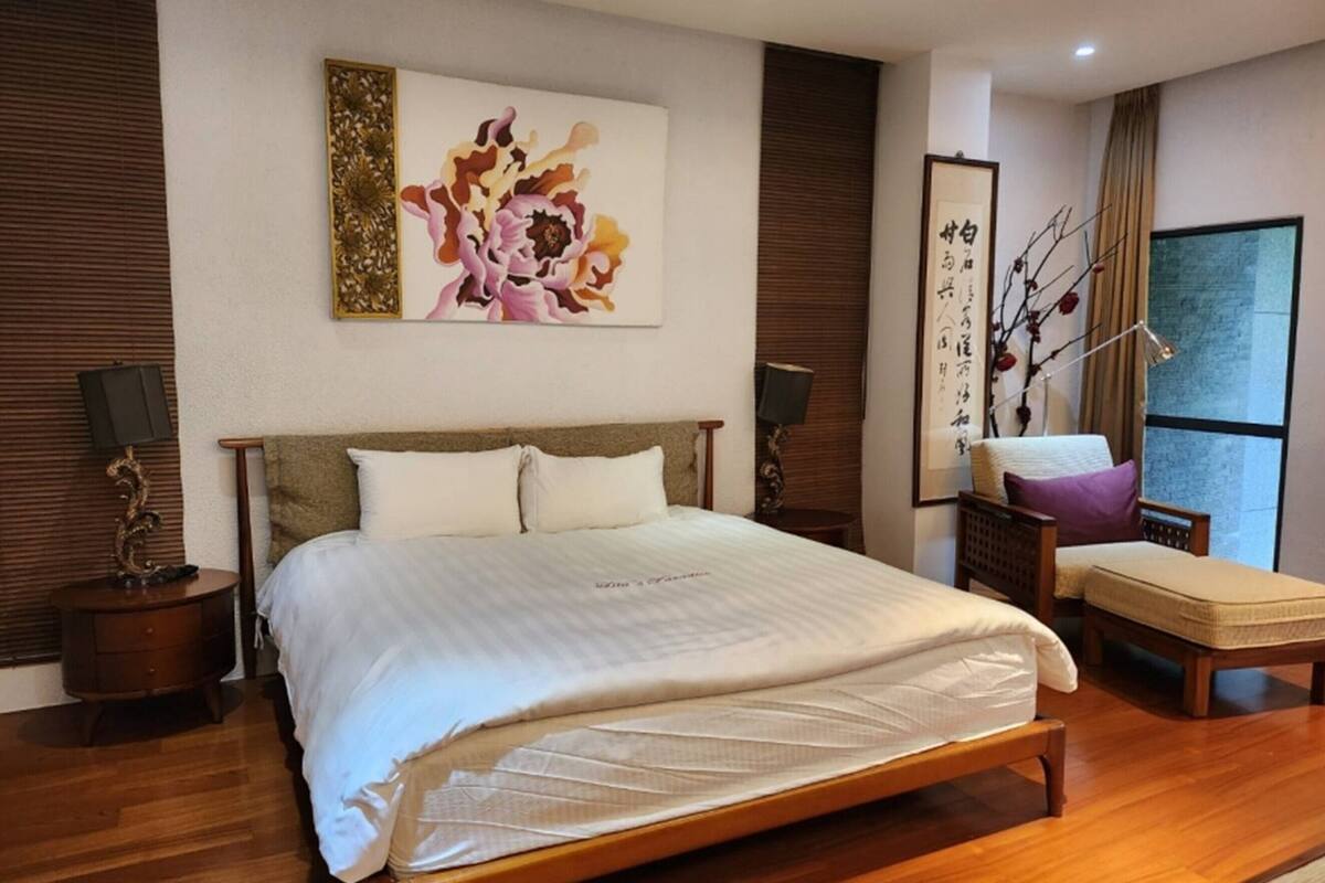 Deluxe Double Room, Balcony | Free WiFi, bed sheets