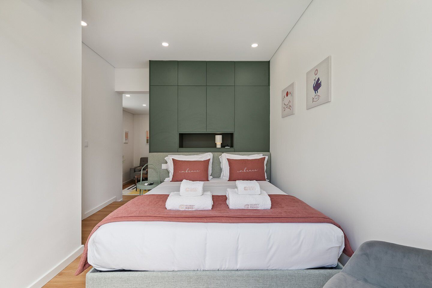 Accès Internet, draps fournis