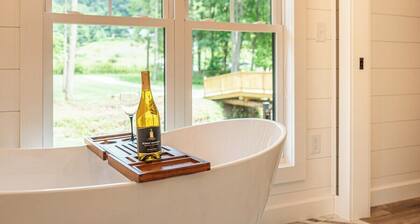 Luxe Studio | Creekside Retreat in Amish Country
