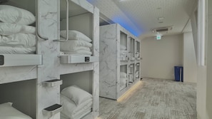 基础宿舍, 女士专用房 | 免费 WiFi、床单