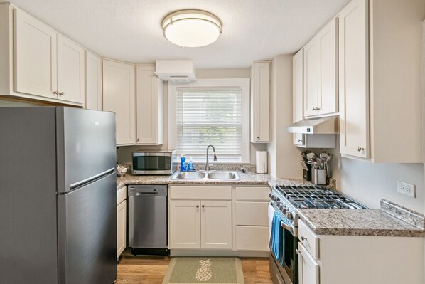 Fridge, microwave, oven, stovetop