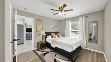 4 bedrooms, iron/ironing board, WiFi