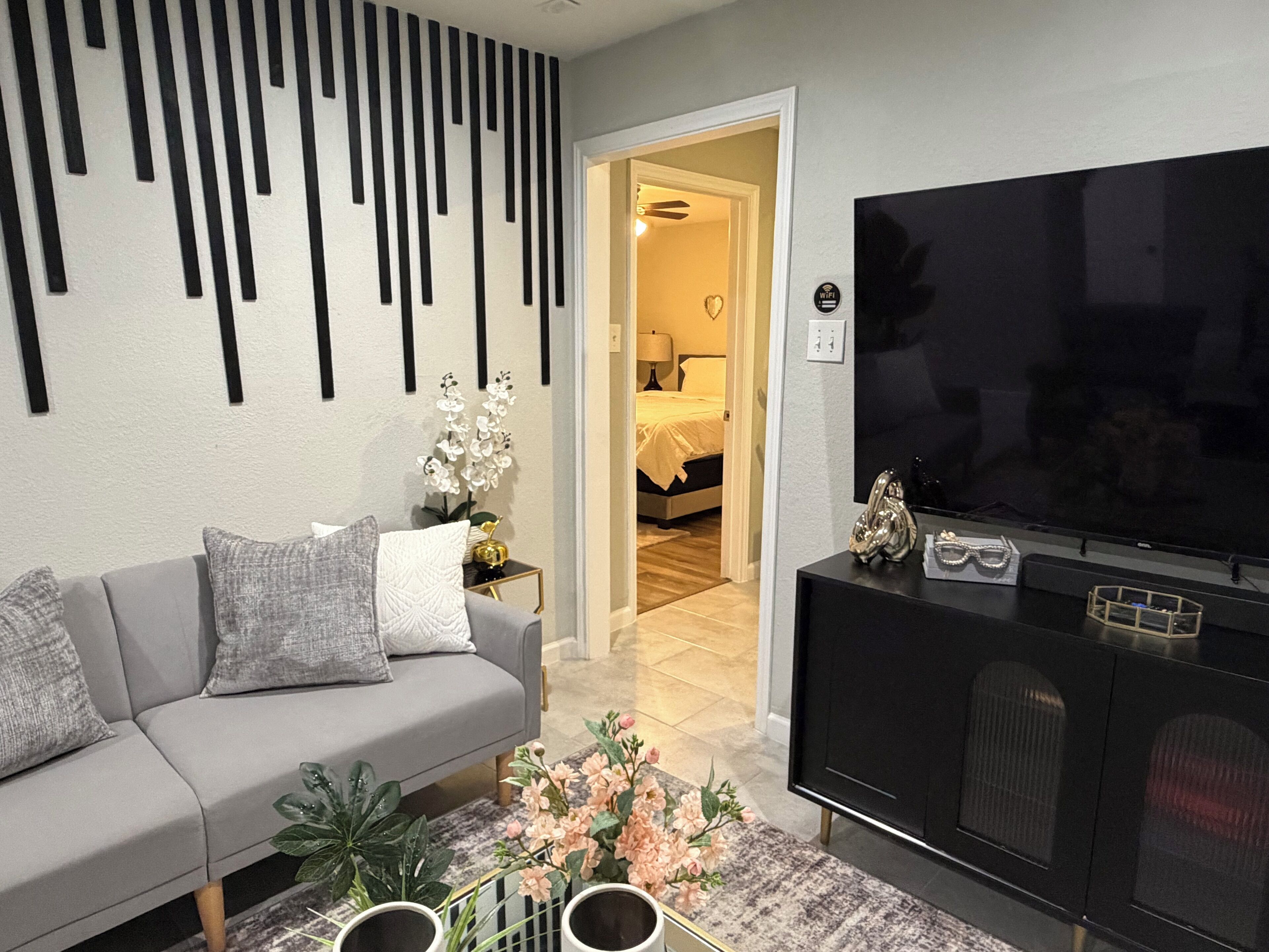 4 bedrooms, iron/ironing board, WiFi