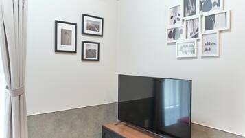 Apartment, Non Smoking (101) | Living area