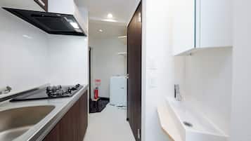 Leilighet, ikke-røyk (1002(2p)) | Eget kjøkken | Kjøleskap, mikrobølgeovn, kokeplater og kjøkkenutstyr