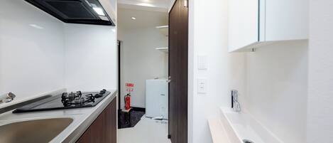 1002(2p), Non Smoking | Private kitchen | Fridge, microwave, stovetop, cookware/dishes/utensils