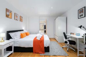 1 bedroom, iron/ironing board, travel cot, free WiFi - Stylish Shoreditch Apartment with Balcony Sleeps 4 (Greater London)
