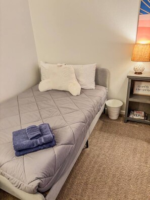 2 bedrooms, WiFi, bed sheets