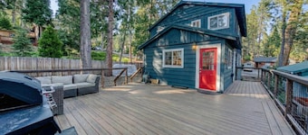 Tahoe City Gem | Pet-Friendly Yard + Walk to Beach