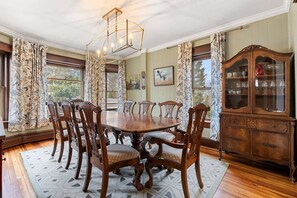 Dining - Historic Queen Anne Family Home w Modern Comforts (Harpers Ferry)