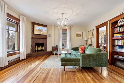 Historic Queen Anne Family Home w Modern Comforts