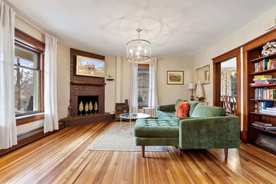 Historic Queen Anne Family Home w Modern Comforts