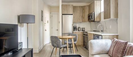 Télévision, chaîne hi-fi