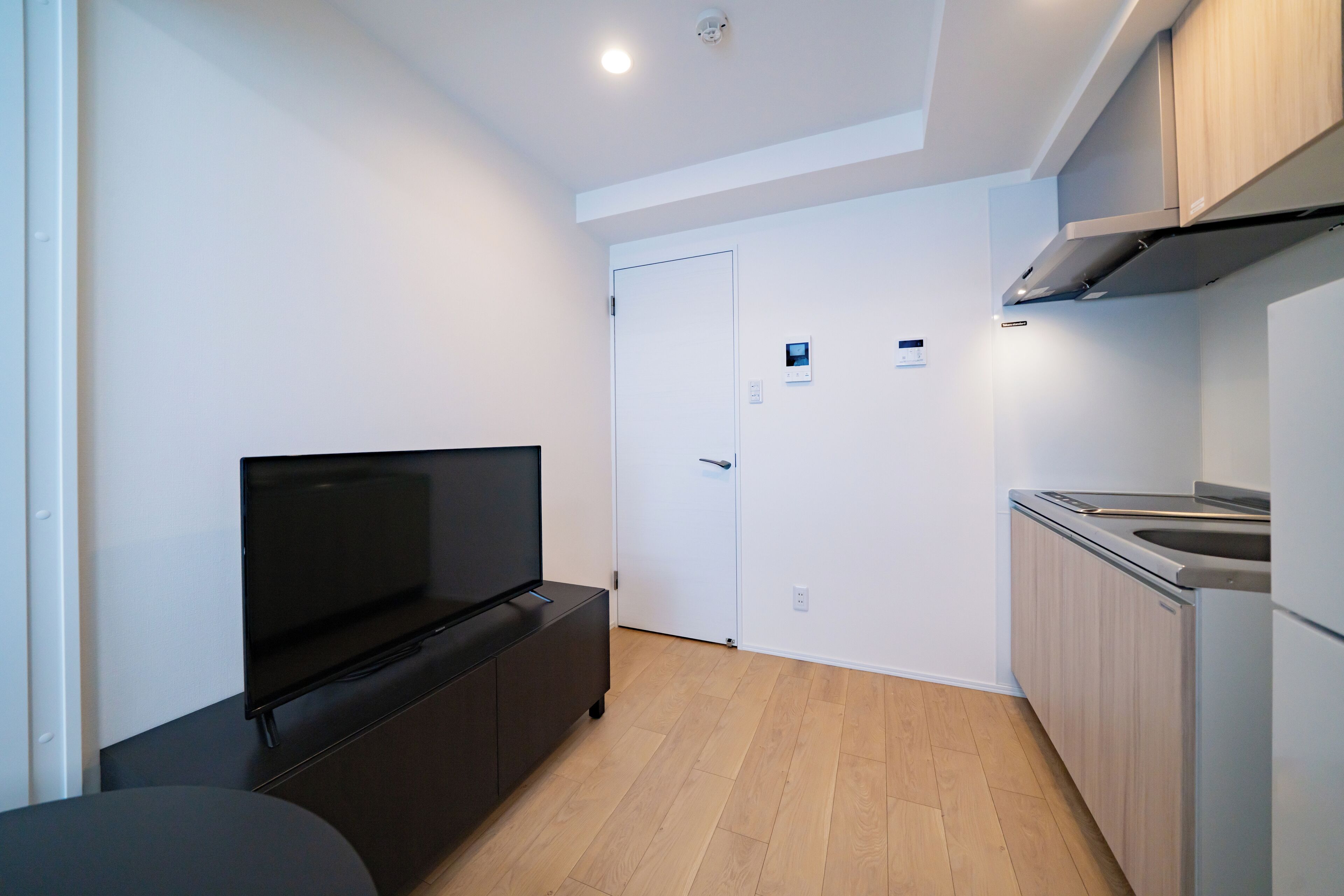 Fridge, microwave, stovetop, cookware/dishes/utensils