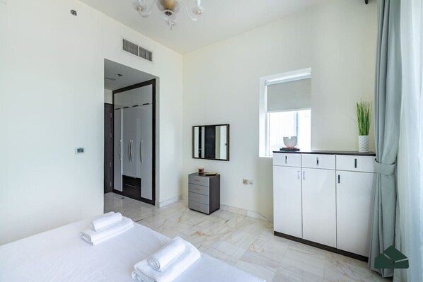 1 bedroom, desk, iron/ironing board, WiFi