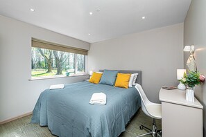 3 chambres, fer et planche à repasser, accès Internet