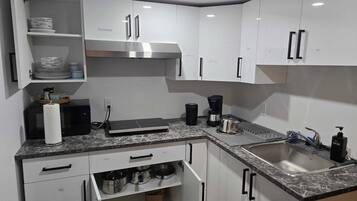 冰箱、微波炉、炉灶、茶具/咖啡用具