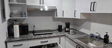 冰箱、微波炉、炉灶、茶具/咖啡用具