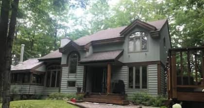 Beautiful cozy house in Chelsea - w 3 bedrooms
Enjoy, relax at ChampĂȘtre house