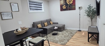 Southwest Cozy vibes, fast Wi-Fi – your chill Calgary escape starts here!