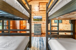 6 quartos, Wi-Fi de cortesia, roupa de cama
