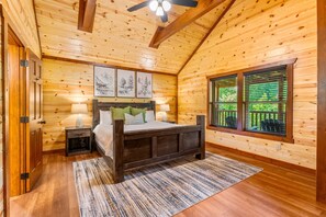 8 室のベッドルーム、アイロン / アイロン台、WiFi (無料)、ベッドシーツ