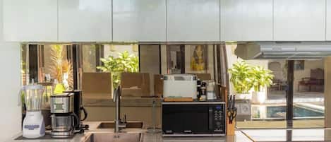 Villa | Cuisine privée | Réfrigérateur, grille-pain, mélangeur