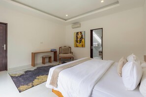 Villa | In-room safe, iron/ironing board