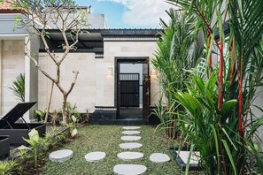Ngoại th�ất