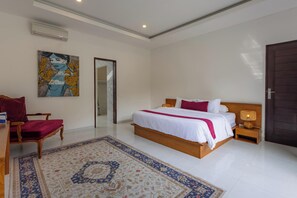 Villa | In-room safe, iron/ironing board