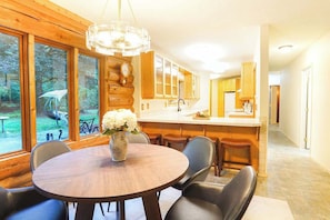 Dining - Restored Historic Cabin l Designed for Groups (Maple Falls)