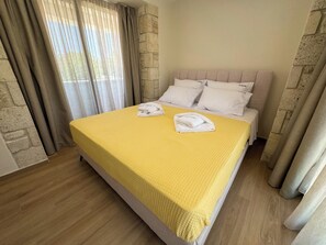 Kannettavalle tietokoneelle sopiva työtila, äänieristys